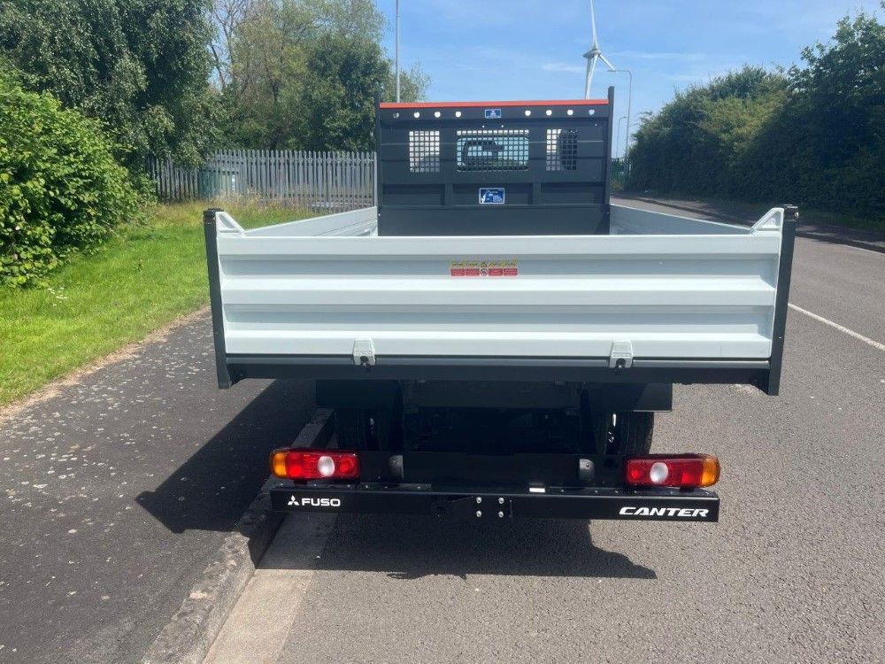 Fuso Canter 3C13-25 Tipper