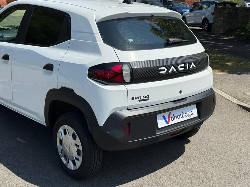 DACIA SPRING ELECTRIC 48kW Cargo Extreme 27kWh Van Auto