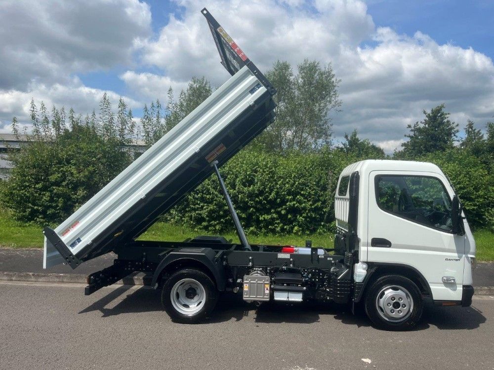 Fuso Canter 3C13-25 Tipper