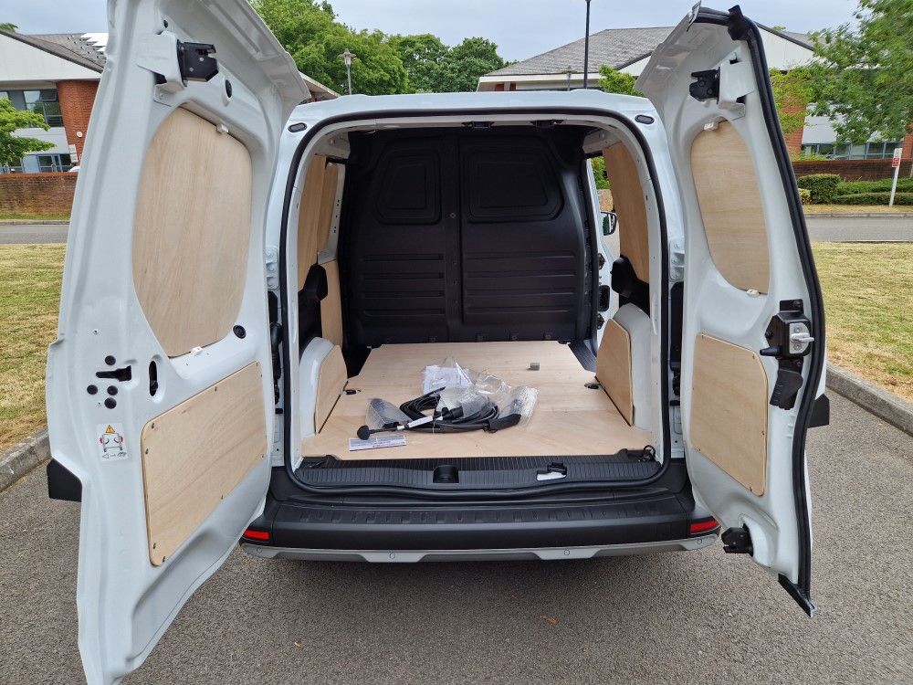 Nissan Townstar L2 Petrol Acenta Van