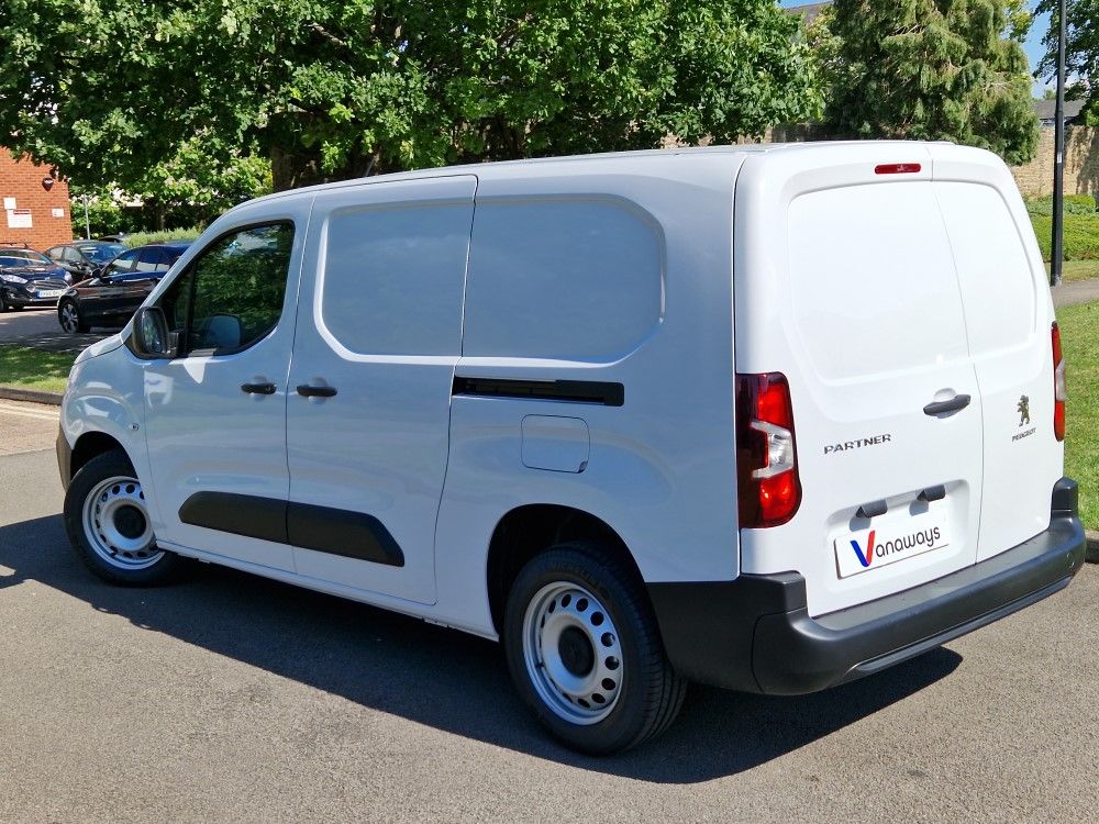 Peugeot e-PARTNER LONG 100kW 52kWh Professional Crew Van Auto