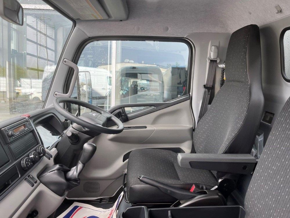 Fuso Canter 3C13-25 Toolpod Tipper