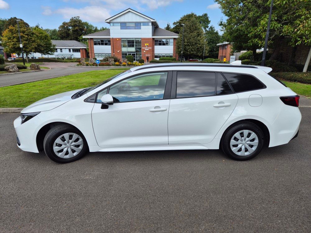 Toyota Corolla Petrol 1.8 VVT-i Hybrid 140 Commercial Auto