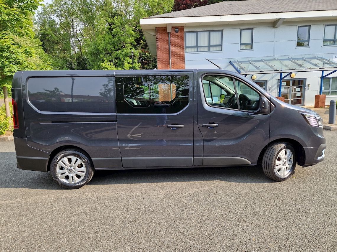 Renault TRAFIC LWB DIESEL Extra Crew Van