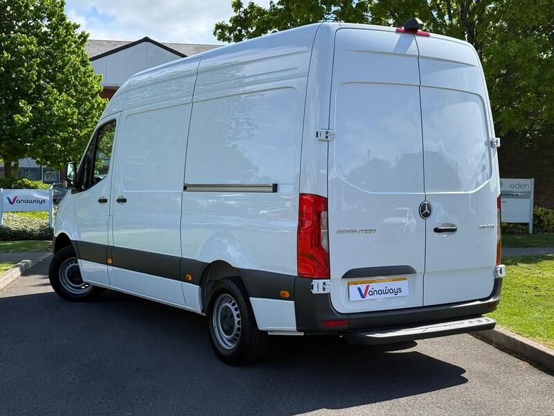 Mercedes-Benz Sprinter 315CDI L2 Diesel RWD 3.5t H2 Progressive Van