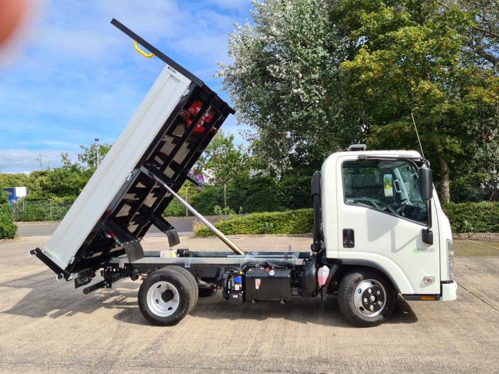 Isuzu Trucks N35.125T GRAFTER SWB DIESEL Tipper