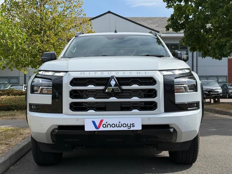 MITSUBISHI L200 DIESEL 2.4 Bi-Turbo D Titan Double Cab Pick Up 4WD Auto