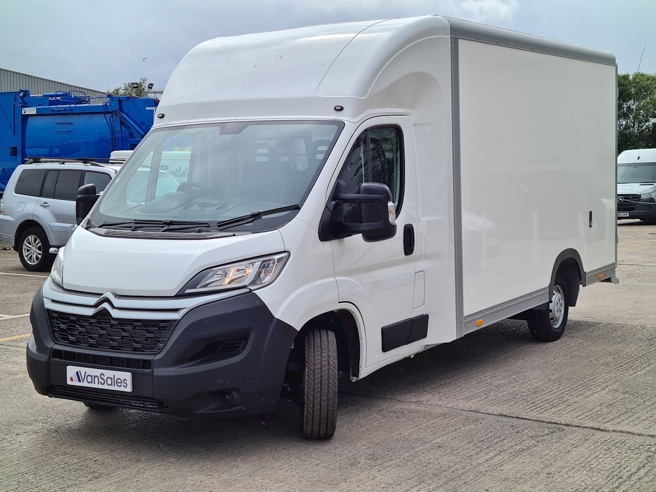 What Is A Low Loader Van? A Commercial Vehicle Guide