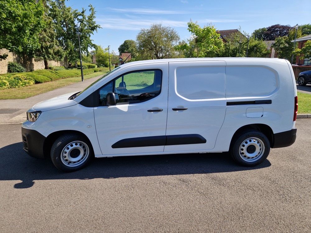 Peugeot PARTNER STANDARD DIESEL L1 Asphalt Van
