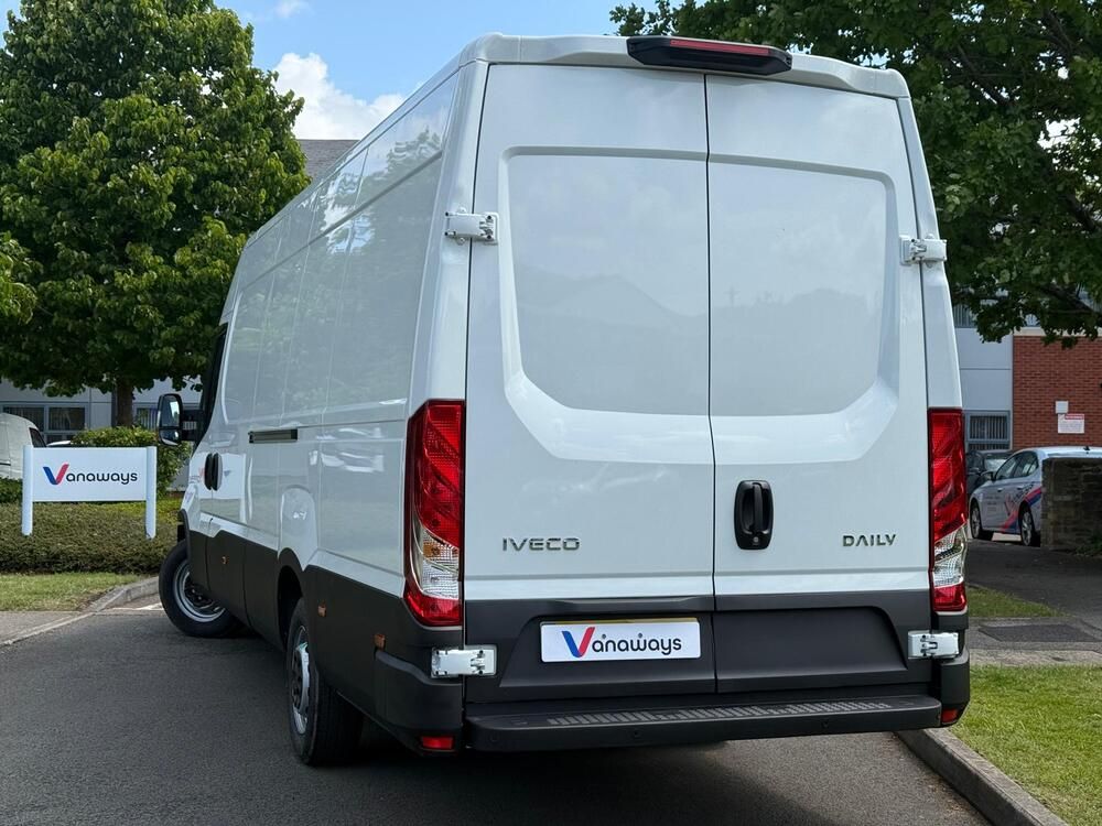 Iveco Daily 35C14 Diesel 2.3 High Roof Business Van 4100L WB