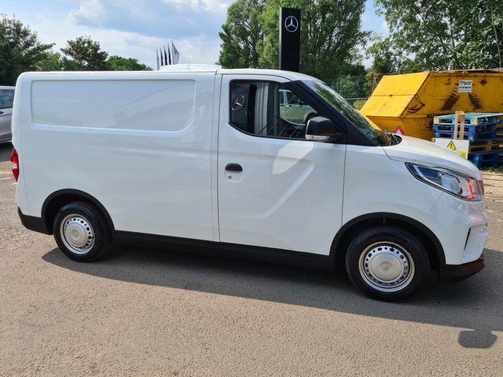 Maxus eDeliver 3 L1 Electric 90kW H1 Van 50.2kWh Auto