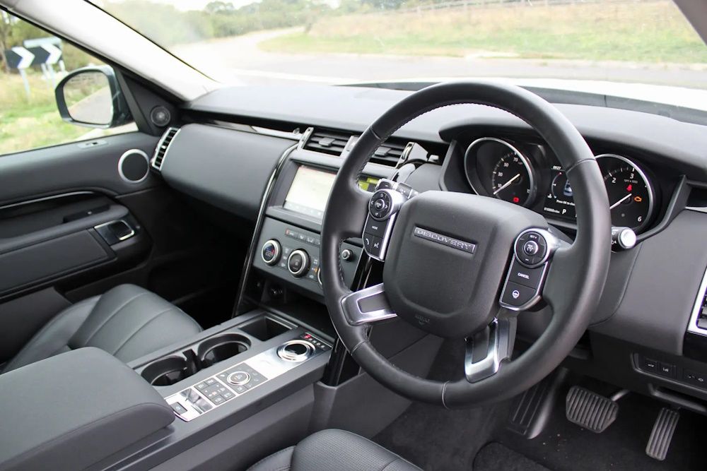Land Rover Discovery Diesel 3.0 D300 SE Commercial Auto