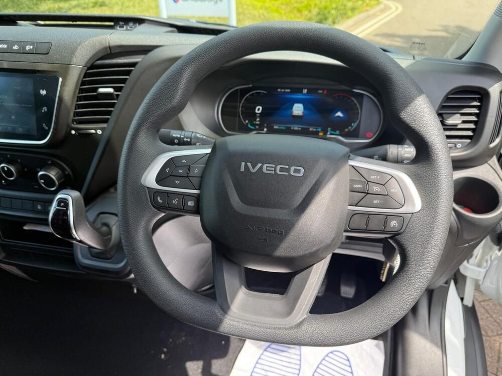 Iveco Daily 35C14 Diesel 2.3 High Roof Business Van 4100L WB