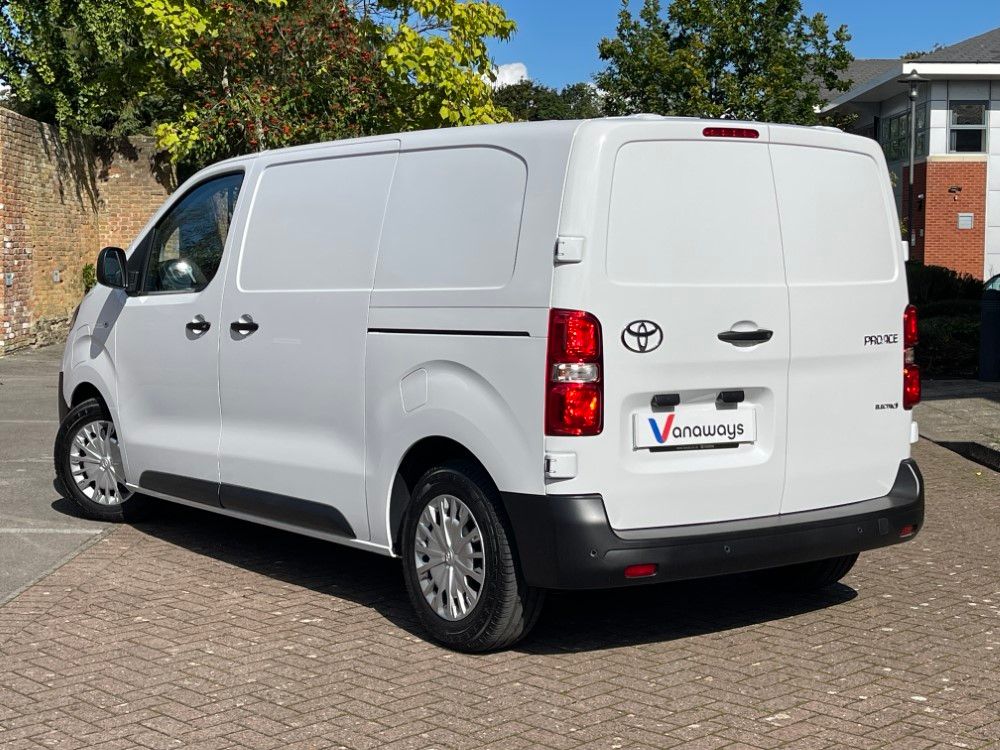 Toyota Proace Medium Electric 100kW Icon 50kWh Van Auto [11kWCh]
