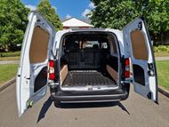 Peugeot PARTNER STANDARD DIESEL L1 Asphalt Van