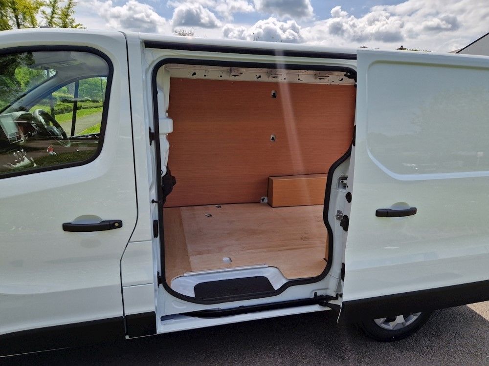Renault TRAFIC LWB DIESEL LL30 Blue dCi 150 Extra [Safety] Van