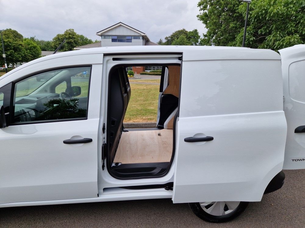 Nissan Townstar L1 Petrol Acenta Van