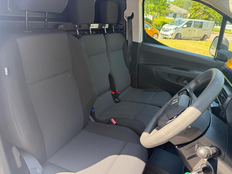 Vauxhall Combo Cargo XL Electric 100kW Prime 52kWh H1 Van Auto