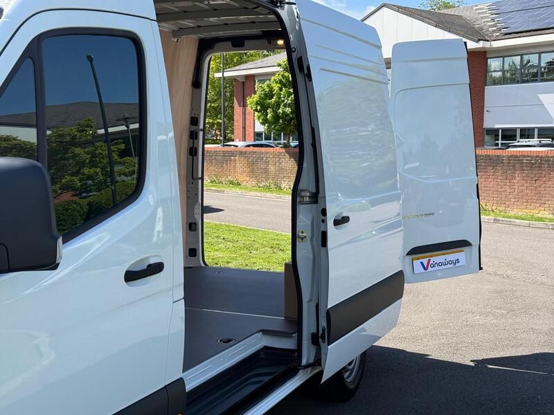 Mercedes-Benz Sprinter 315CDI L2 Diesel RWD 3.5t H2 Progressive Van