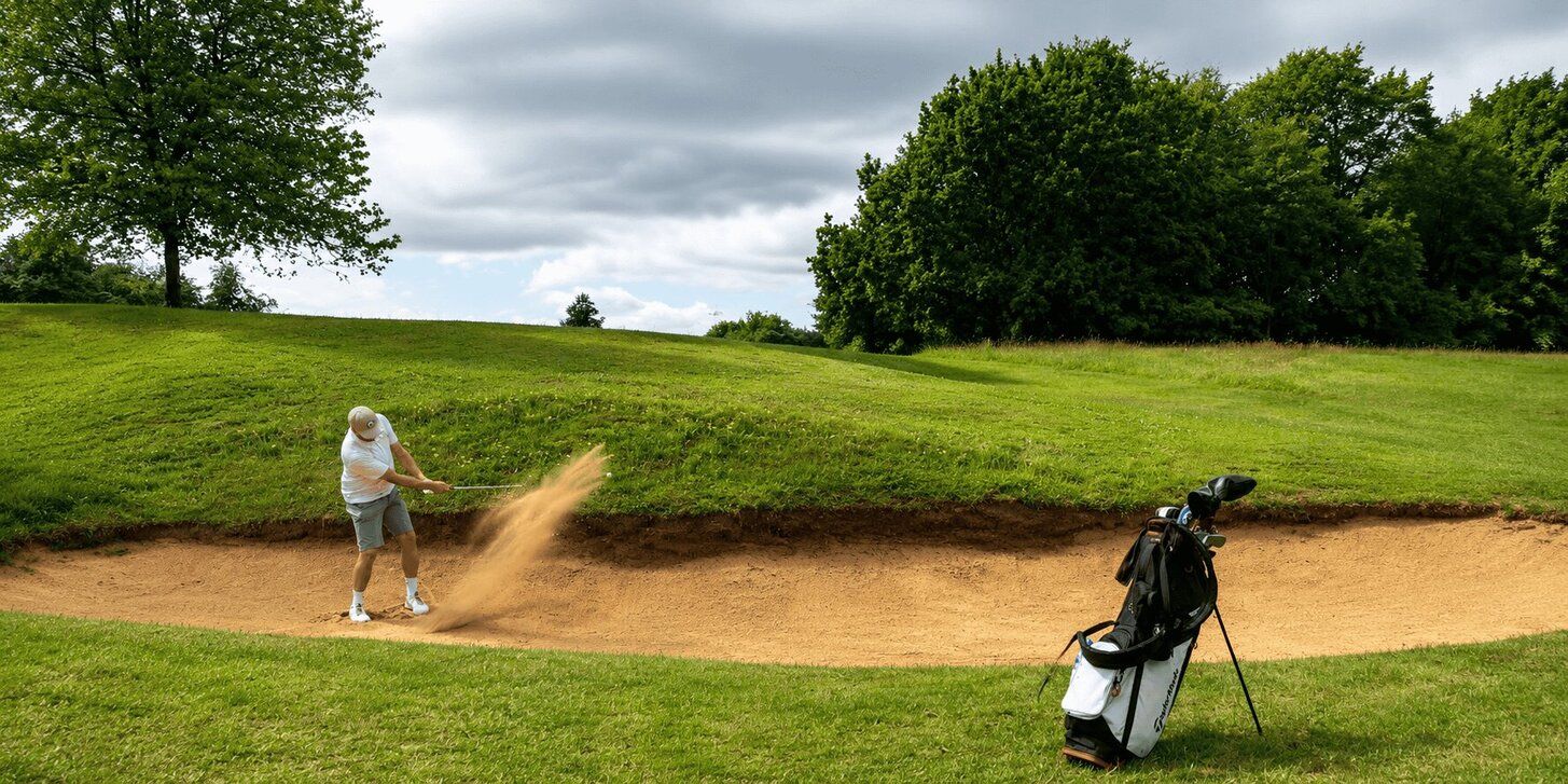 Vanaways Supports Holman Charity Golf Day in Aid of United Way UK
