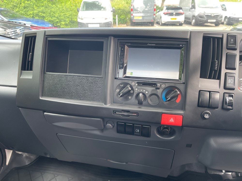 Isuzu Trucks N35.125T GRAFTER LWB DIESEL Utilitruck TL