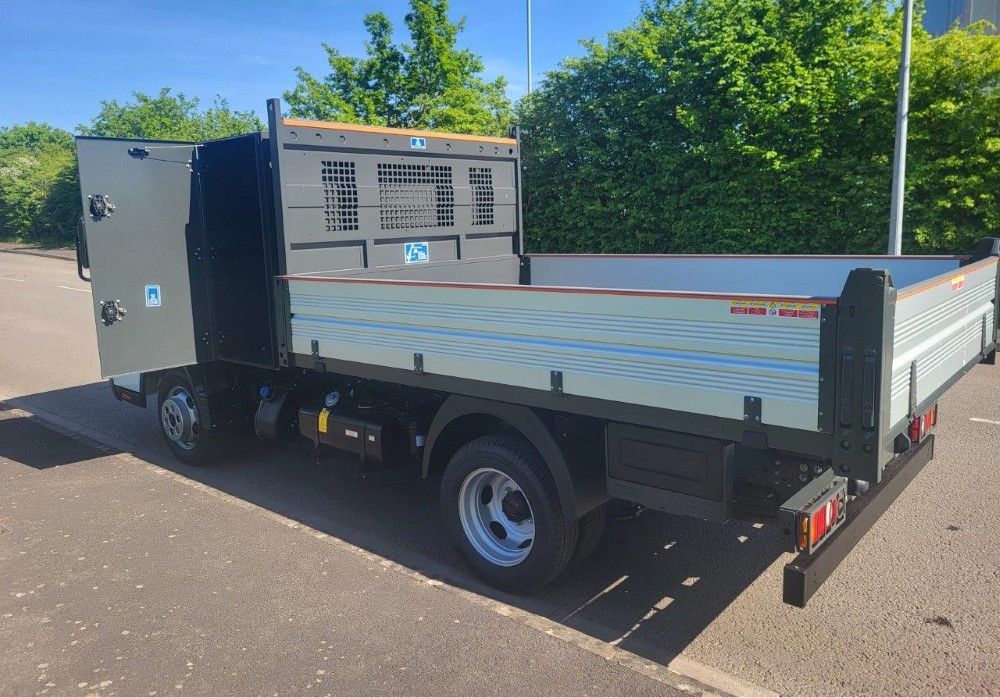 Fuso Canter 3C13-25 Toolpod Tipper