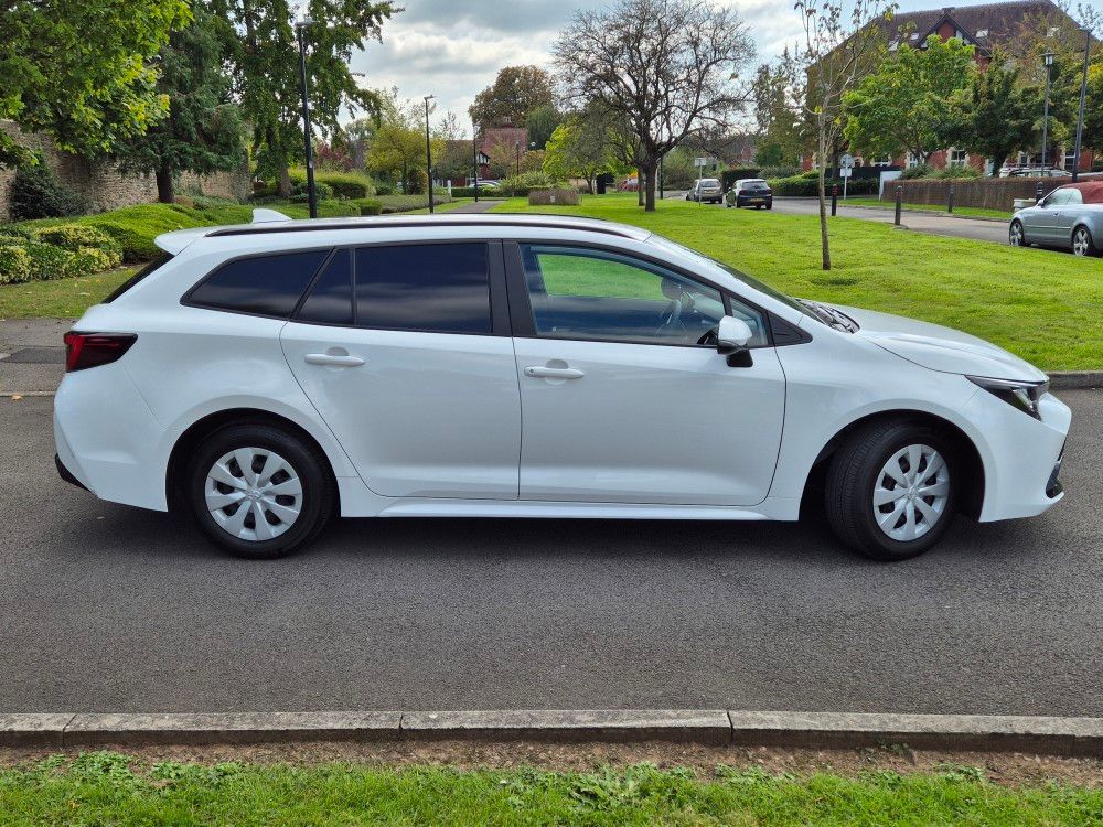 Toyota Corolla Petrol 1.8 VVT-i Hybrid 140 Commercial Auto
