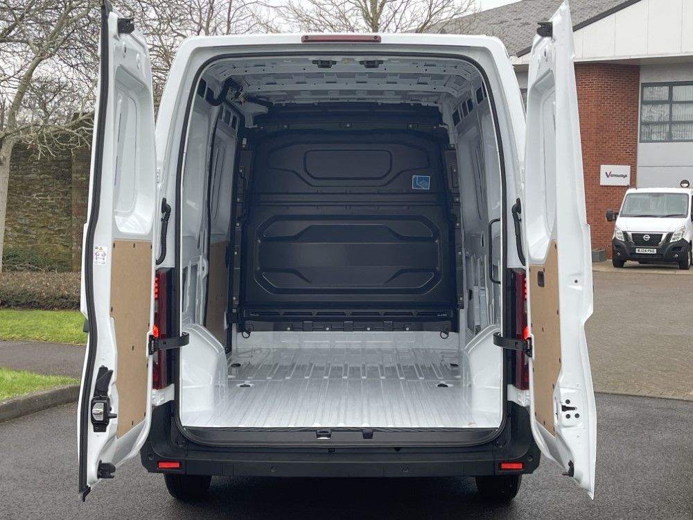 Renault MASTER E-TECH MWB ELECTRIC FWD MM35 104kW 87kWh Advance