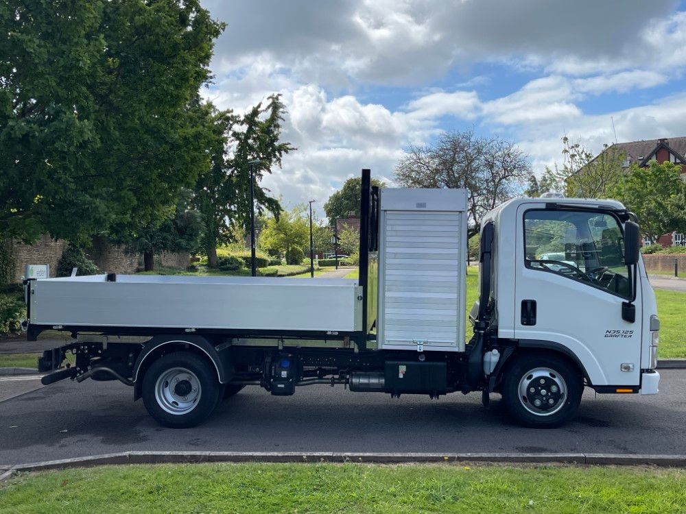 Isuzu Trucks N35.125T GRAFTER LWB DIESEL Utilitruck TL