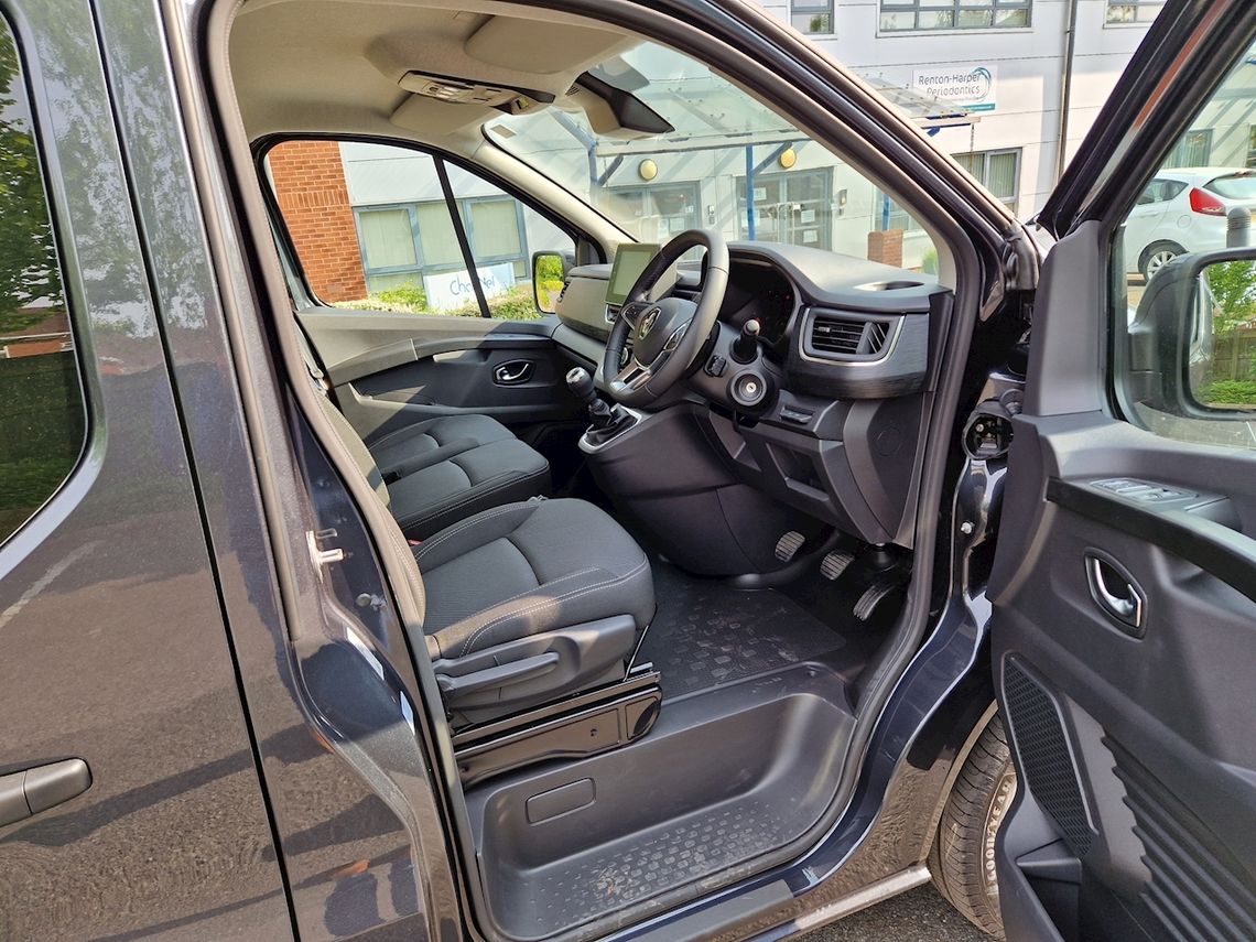 Renault TRAFIC LWB DIESEL Extra Crew Van