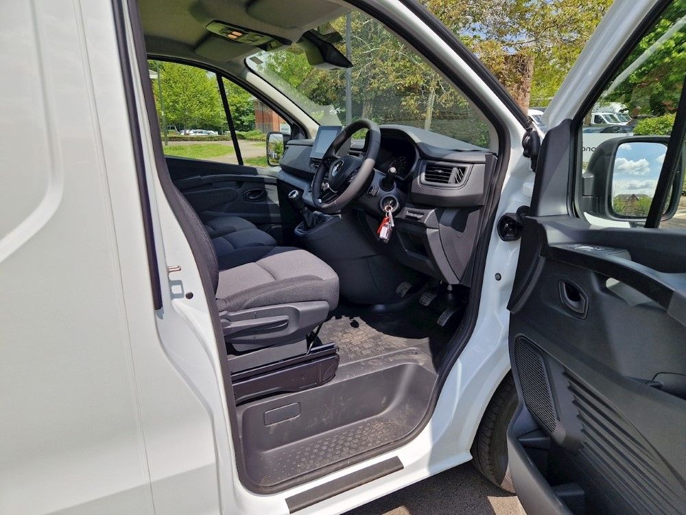 Renault TRAFIC LWB DIESEL LL30 Blue dCi 150 Extra [Safety] Van