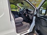 Renault TRAFIC LWB DIESEL LL30 Blue dCi 170 Extra Sport[Safety] Crew Van EDC