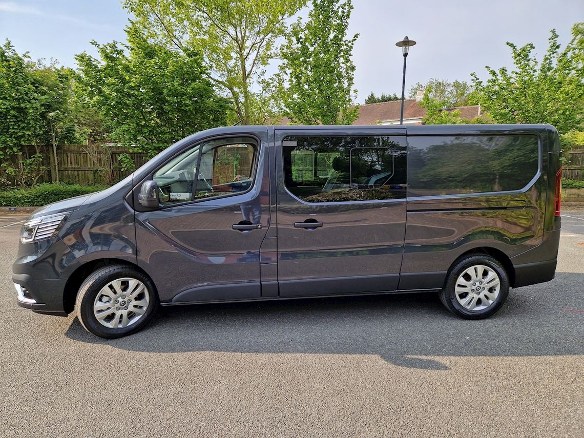 Renault TRAFIC LWB DIESEL Extra Crew Van