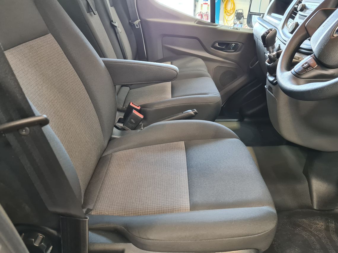Ford Transit 350 L2 Diesel RWD 2.0 EcoBlue 130ps Double Cab Chassis