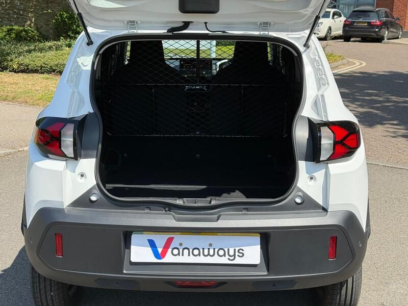 DACIA SPRING ELECTRIC 48kW Cargo Extreme 27kWh Van Auto