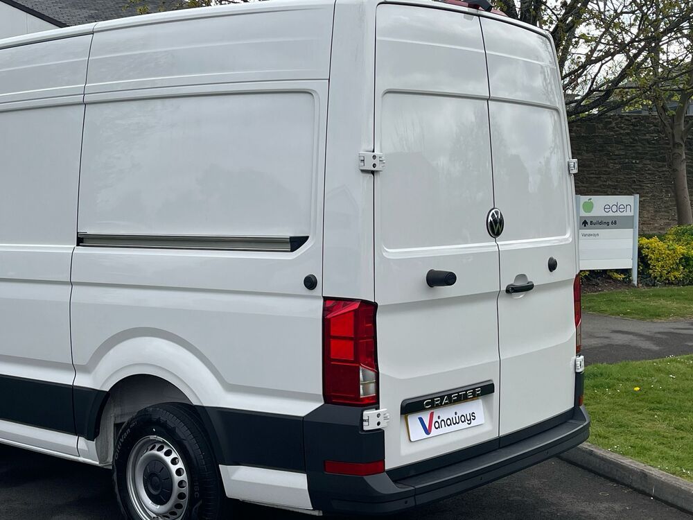 Volkswagen Crafter CR35 LWB Diesel FWD 2.0 TDI 140PS Commerce Plus High Roof Van