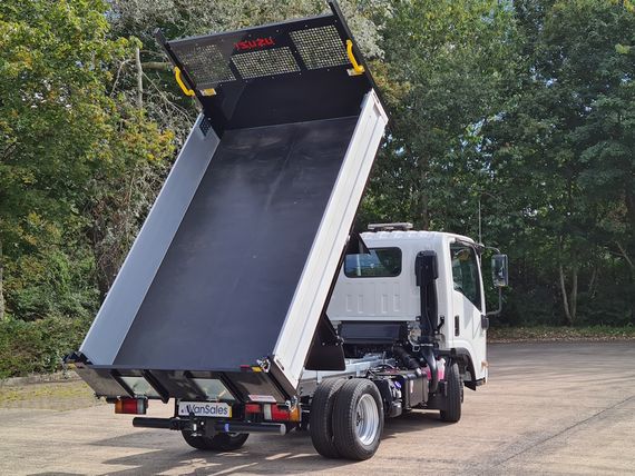 Isuzu Trucks N35