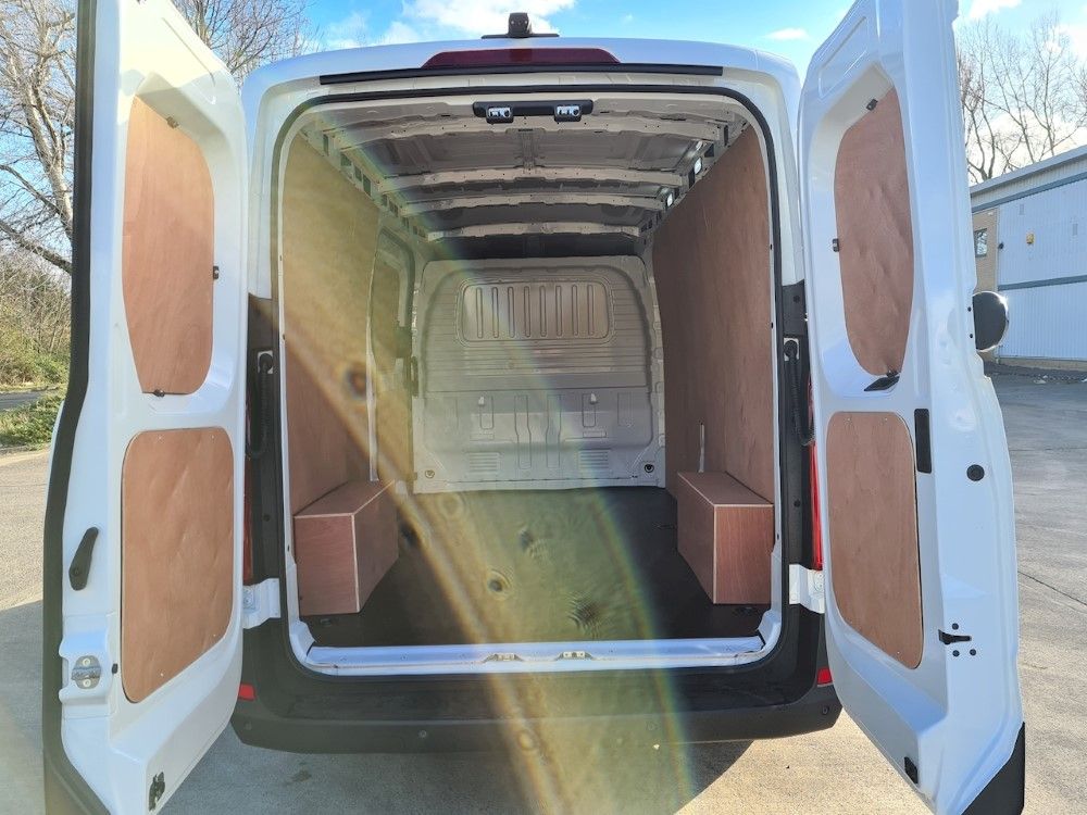 Maxus eDeliver 9 LWB Electric FWD 150kW High Roof Crew Van 88.5kWh Auto